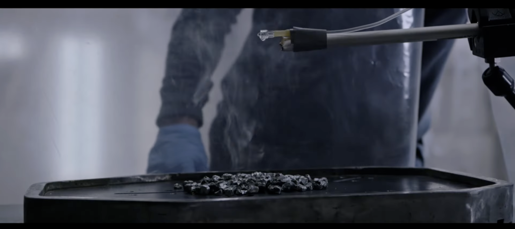 イリジウムを触媒にしてヒドラジンから水素を遊離する画像